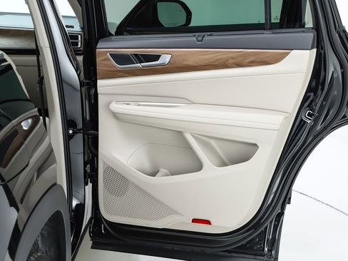 New 2026 Volkswagen Atlas SE image 70