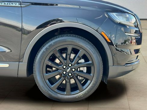 Used 2022 Lincoln Nautilus Reserve w/ Equipment Group 201A image 46