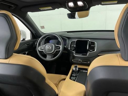 Certified 2024 Volvo XC90 T8 Ultimate w/ Protection Package Premier AWD/4WD image 32