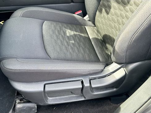 Used 2024 Nissan Pathfinder S image 19