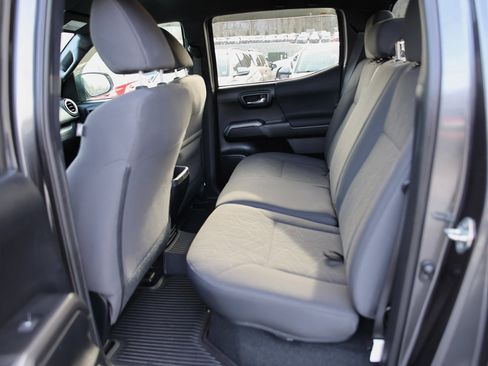 Used 2019 Toyota Tacoma TRD Sport image 21