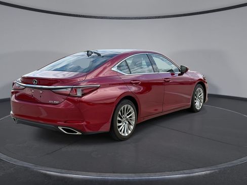 Used 2019 Lexus ES 350 Ultra Luxury w/ Accessory Package 2 FWD image 11