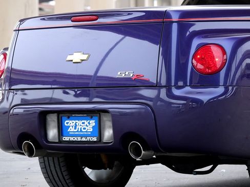Used 2004 Chevrolet SSR w/ Preferred Equipment Group image 31