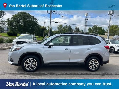 Certified 2024 Subaru Forester Premium AWD/4WD image 3