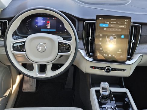 New 2026 Volvo XC90 B6 Ultra w/ Protection Package image 31