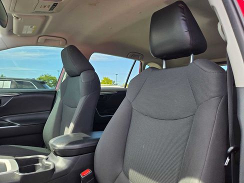 Used 2019 Toyota RAV4 LE w/ All Weather Liner Package FWD image 22