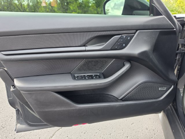 Used 2023 Porsche Taycan RWD image 19
