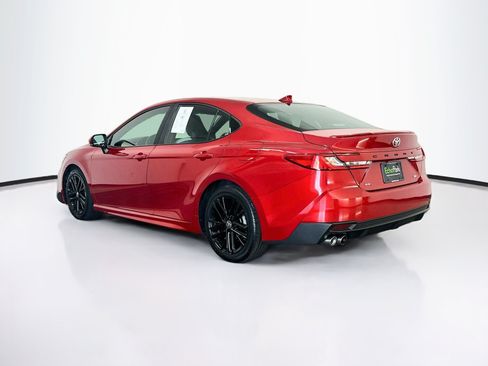 Used 2025 Toyota Camry SE FWD image 5