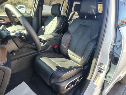 New 2026 Jeep Grand Cherokee Summit AWD/4WD image 19