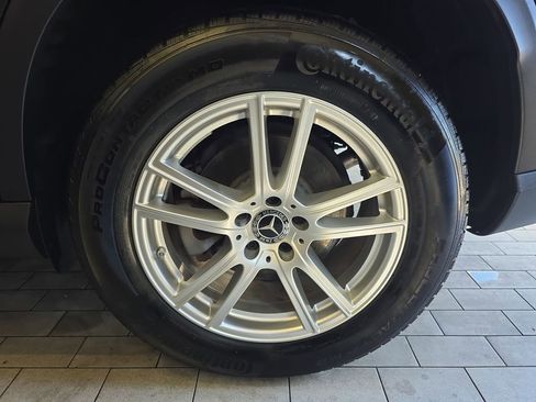Used 2023 Mercedes-Benz GLC 300 4MATIC image 34