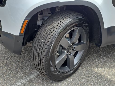 New 2026 Land Rover Defender 110 S image 32