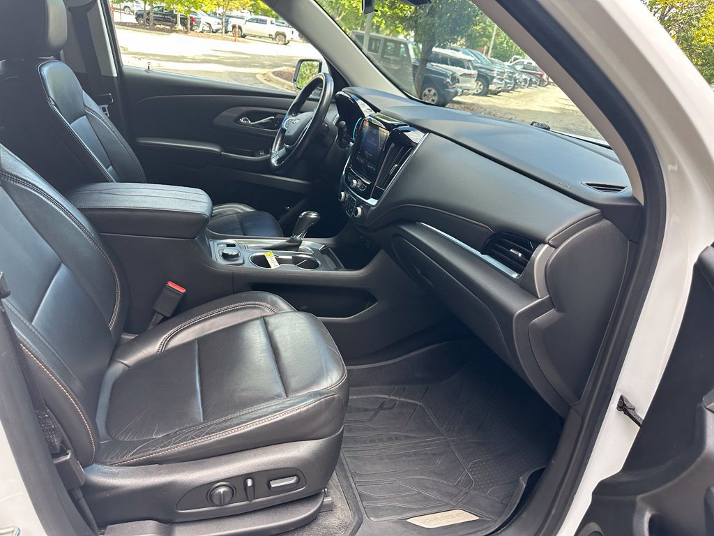 Used 2020 Chevrolet Traverse LT w/ LPO, Floor Liner Package AWD/4WD image 30