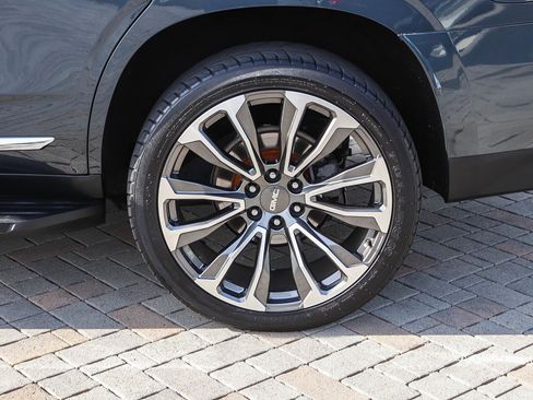 Used 2021 GMC Yukon SLT w/ SLT Luxury Plus Package image 11