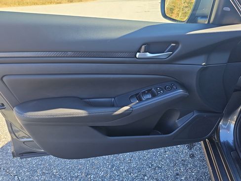 New 2025 Nissan Altima 2.5 SV w/ SV Special Edition Package image 17