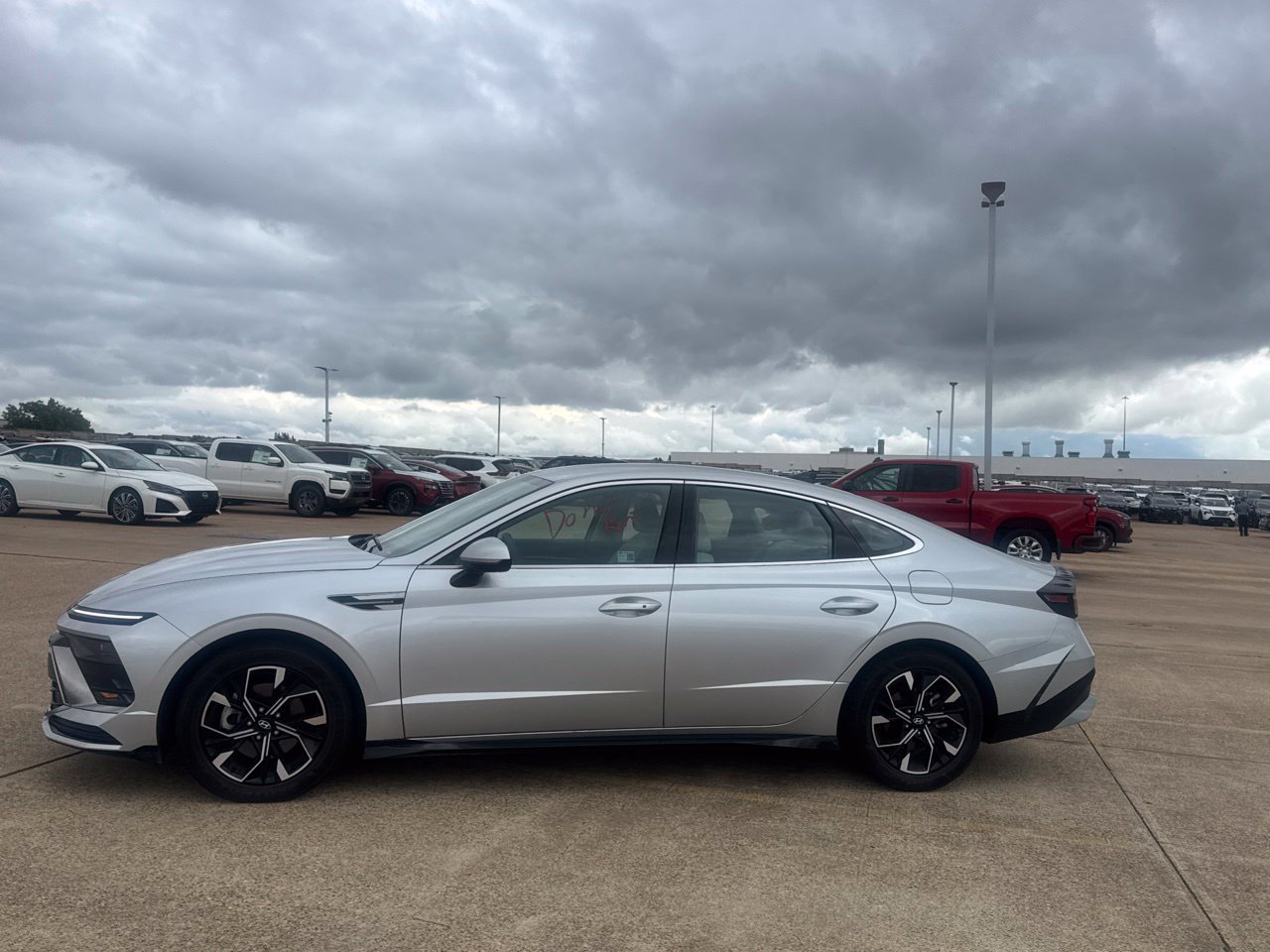 Used 2025 Hyundai Sonata SEL FWD image 14
