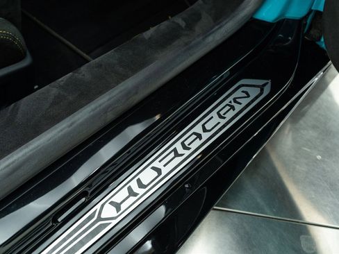 Used 2019 Lamborghini Huracan Performante AWD/4WD image 70
