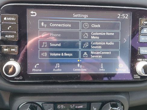 Used 2023 Nissan Kicks SR w/ SR Premium Package FWD image 22