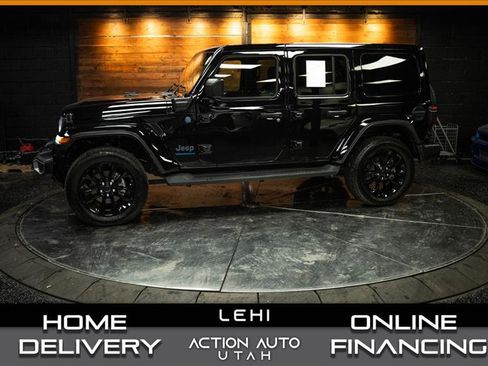 Used 2025 Jeep Wrangler Unlimited Sahara image 1