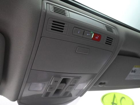 Used 2024 Volkswagen Jetta SE image 36