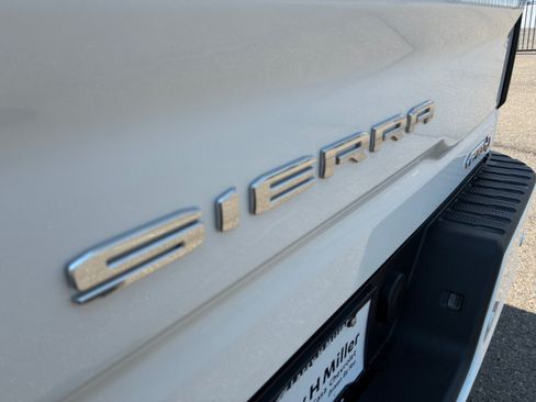 Used 2024 GMC Sierra 2500 AT4 w/ AT4 Premium Plus Package AWD/4WD image 26
