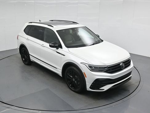 Used 2022 Volkswagen Tiguan SE R-Line FWD image 37