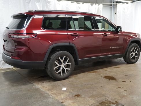 Used 2023 Jeep Grand Cherokee L Limited AWD/4WD image 3