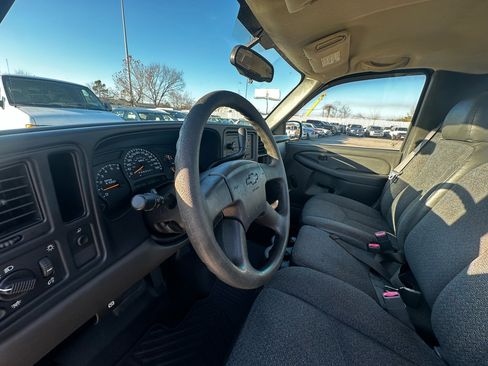 Used 2006 Chevrolet Silverado 1500 W/T image 44