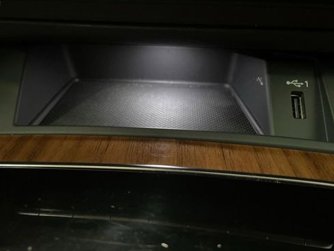 Used 2024 Audi Q5 e Premium Plus w/ Premium Plus Package image 26