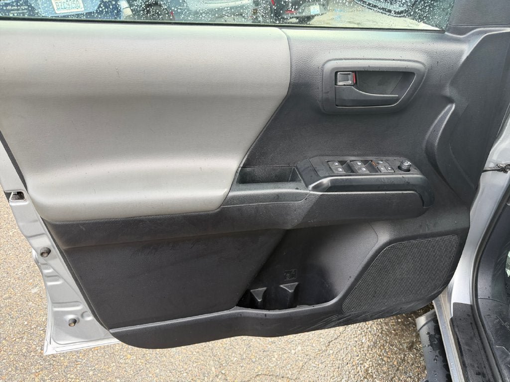Used 2020 Toyota Tacoma SR AWD/4WD image 20