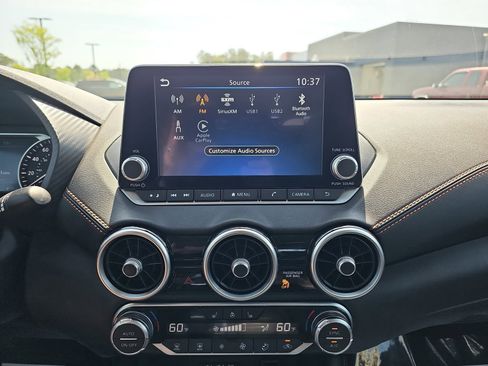 Used 2022 Nissan Sentra SR w/ SR Premium Package image 22