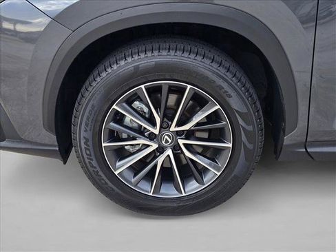 Used 2025 Lexus NX 250 FWD w/ Towing Package (2000 Lbs) image 23