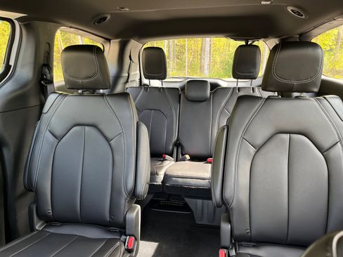 New 2026 Chrysler Pacifica Select image 58