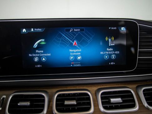 Used 2023 Mercedes-Benz GLS 450 4MATIC image 33