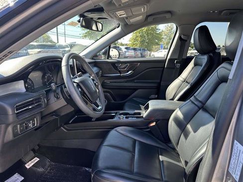 Used 2022 Lincoln Corsair Standard w/ Equipment Group 101A image 12