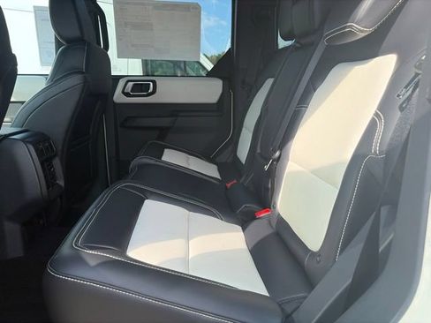 New 2026 Ford Bronco Outer Banks w/ Sasquatch Package AWD/4WD image 11