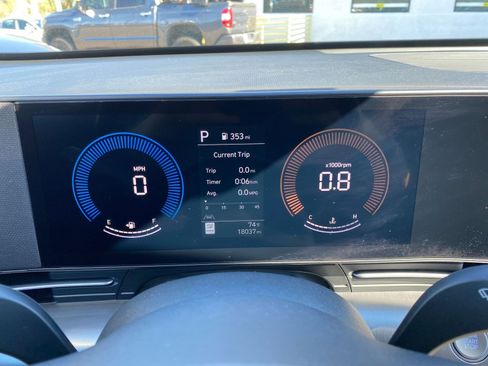 Used 2025 Hyundai Kona SEL image 40