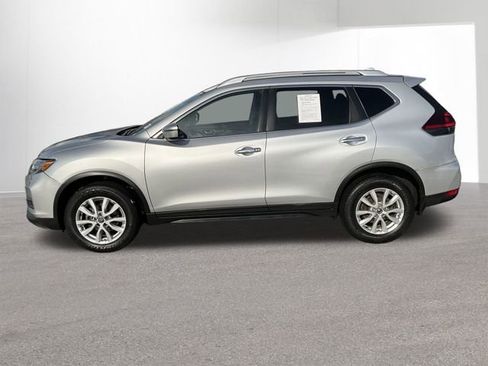 Used 2019 Nissan Rogue SV image 4