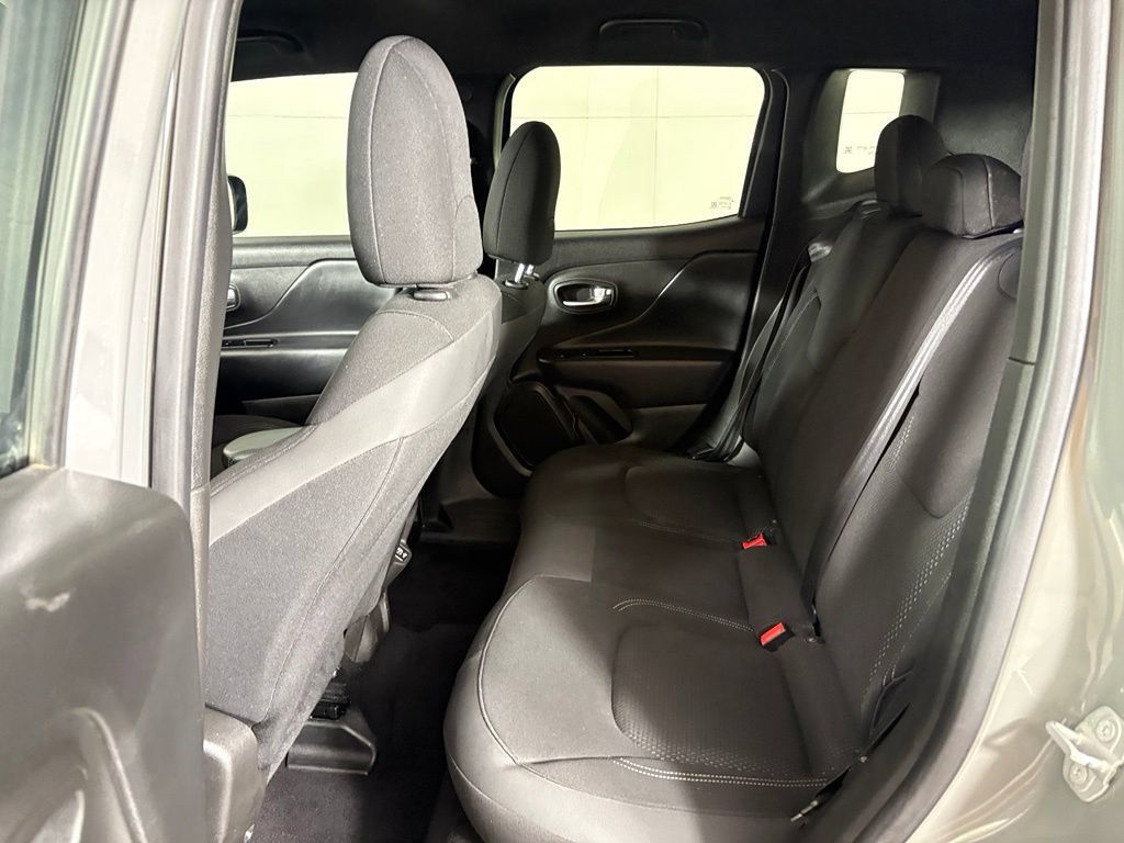 Used 2022 Jeep Renegade Altitude AWD/4WD image 34