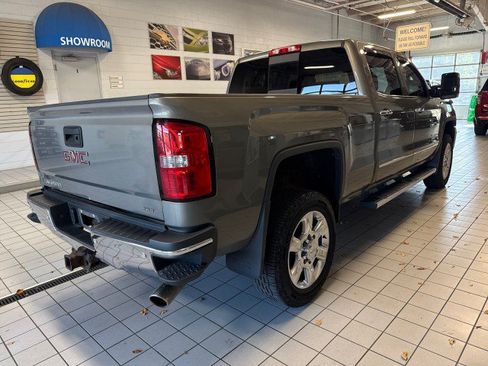 Used 2017 GMC Sierra 2500 SLT AWD/4WD image 3