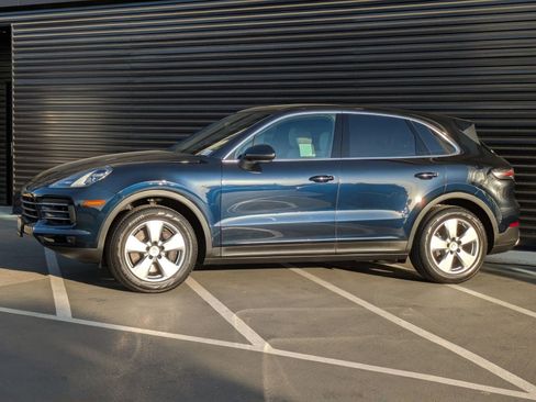 Certified 2023 Porsche Cayenne image 2