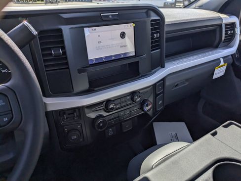 New 2025 Ford F550 4x4 Regular Cab Super Duty image 23