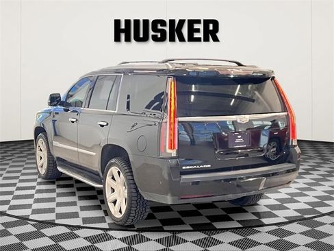 Used 2020 Cadillac Escalade Premium Luxury image 5