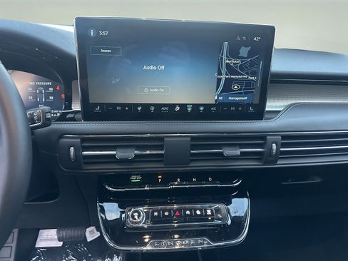 New 2026 Lincoln Corsair Premiere image 14