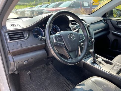 Used 2017 Toyota Camry XLE FWD image 8