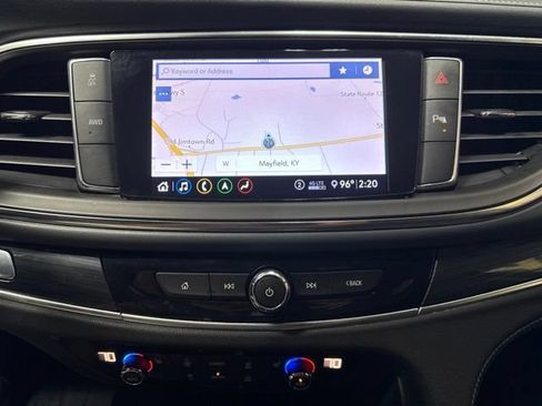 Used 2020 Buick Enclave Essence w/ Sound and Sites Package AWD/4WD image 8
