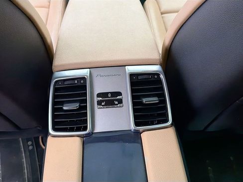 Used 2013 Porsche Panamera 4 Platinum Edition image 29