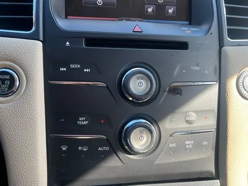 Used 2015 Ford Taurus SEL w/ Equipment Group 201A FWD image 26