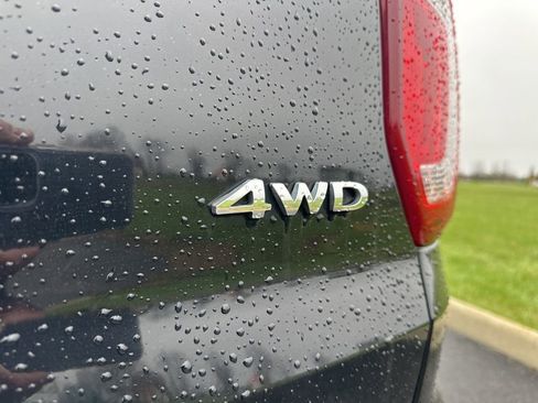 Used 2017 Ford Explorer Limited image 5