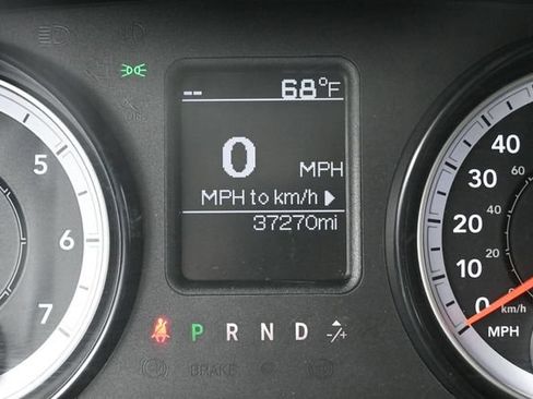 Used 2022 RAM 1500 Classic SLT AWD/4WD image 11