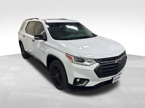 Used 2018 Chevrolet Traverse Premier w/ Redline Edition AWD/4WD image 3